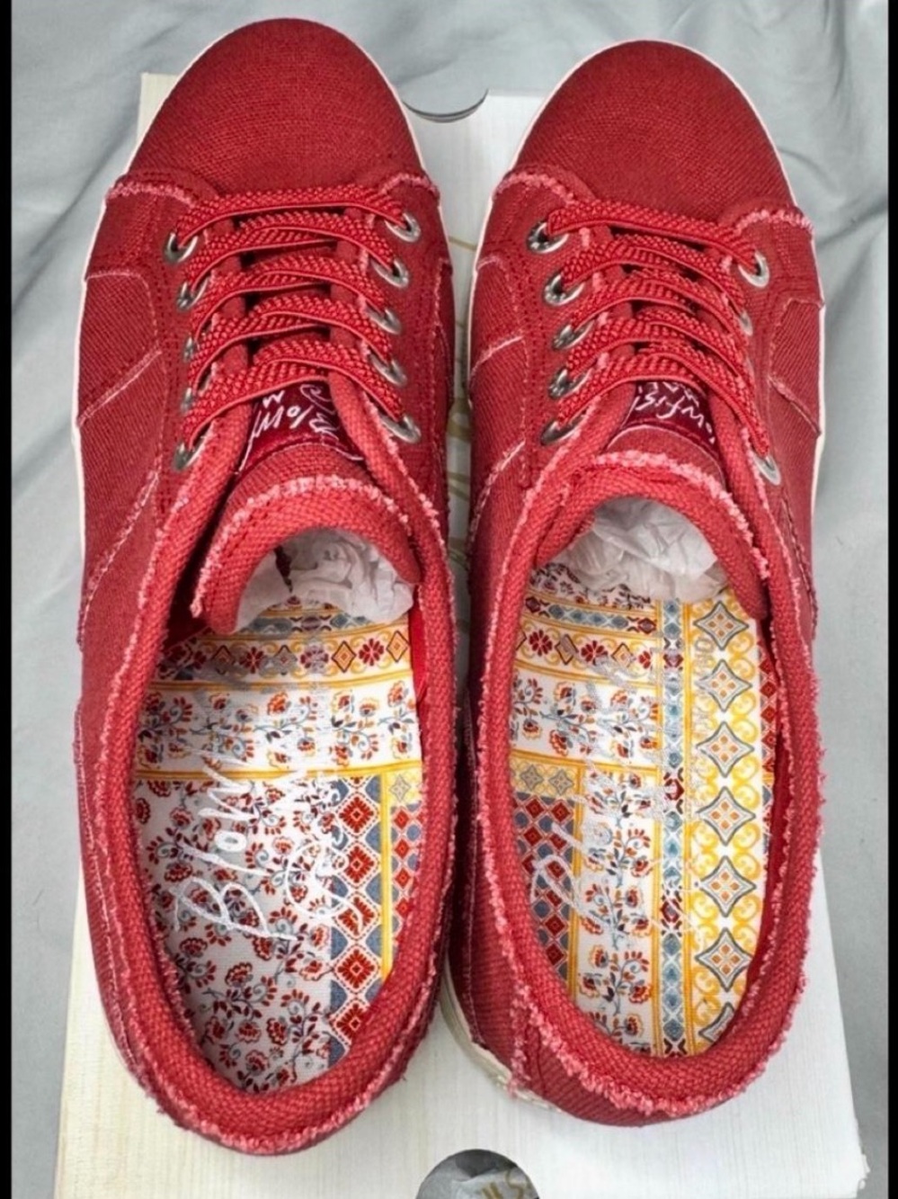 Women’s Blowfish Malibu Red Canvas Casual Sneakers 8.5 NEW